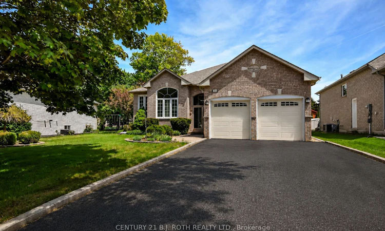 112 Silver Birch Avenue