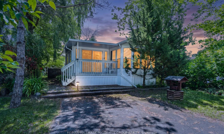 13 Huron Circle