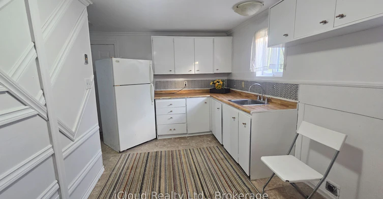 241 John Street, Orillia, ON, L3V 3H8