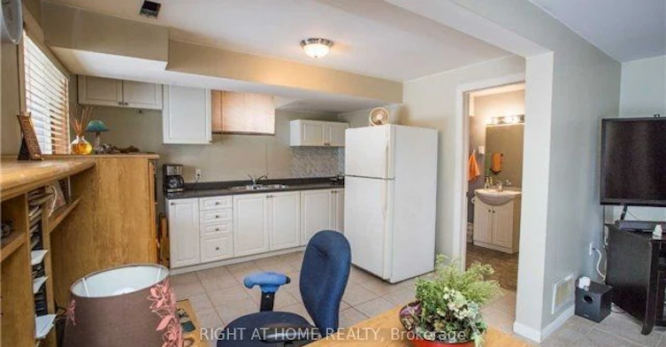 11 Butternut Drive, Barrie, ON, L4N 0E1 - 48