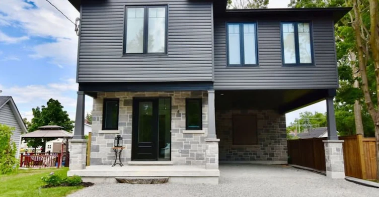4 Centre Street, Barrie, ON, L4N 3L4