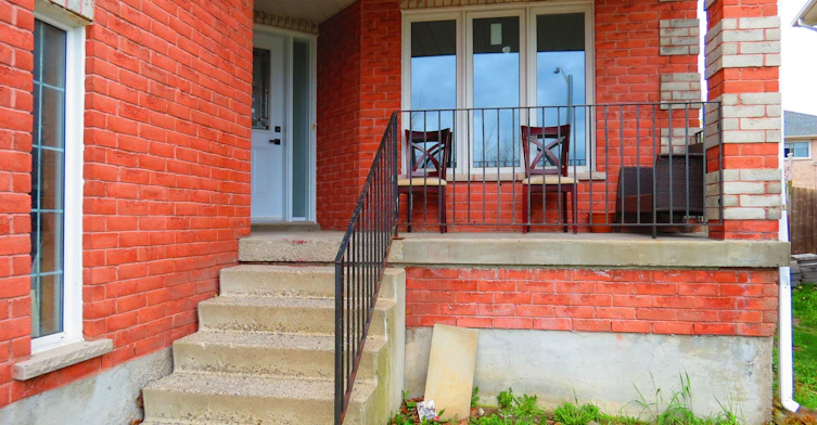 302 Stanley Street, Barrie, ON, L4M 6X6 - 2