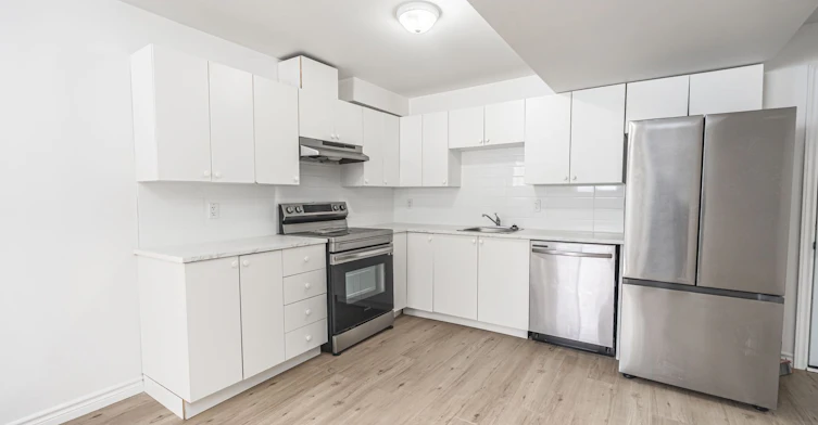 Lower-9 Kestrel Court, Barrie, ON, L4M 6P6 - 3