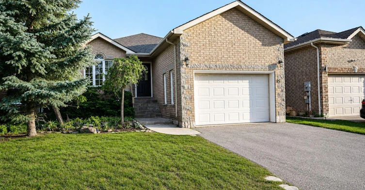 15 Quinlan Road, Barrie, ON, L4M 6T2