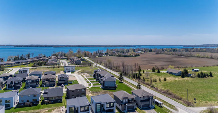 3700 Quayside Drive, Severn, ON, L3V 6H3 - 4