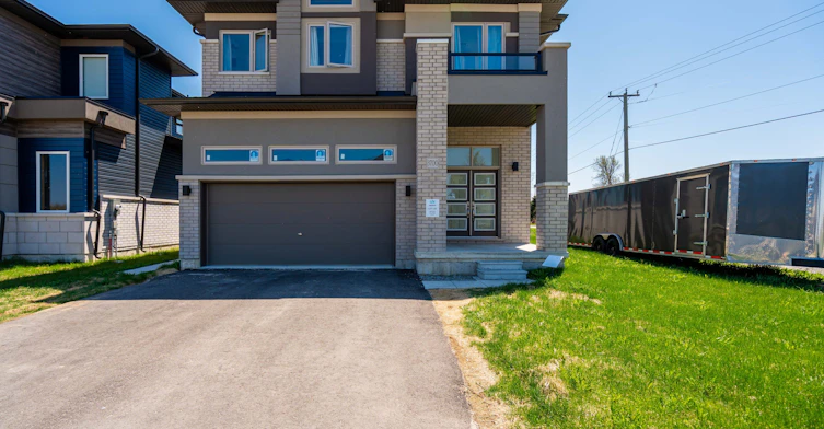 3700 Quayside Drive, Severn, ON, L3V 6H3
