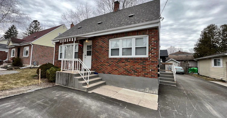 A-10 Bowman Avenue, Barrie, ON, L4M 1V2