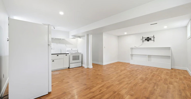 Lower-13 Springdale Drive, Barrie, ON, L4M 5A7 - 12