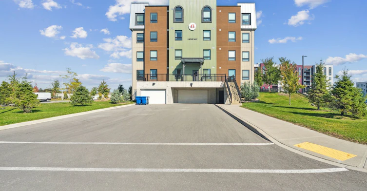 102-6 Spice Way, Barrie, ON, L9J 0J9 - 2