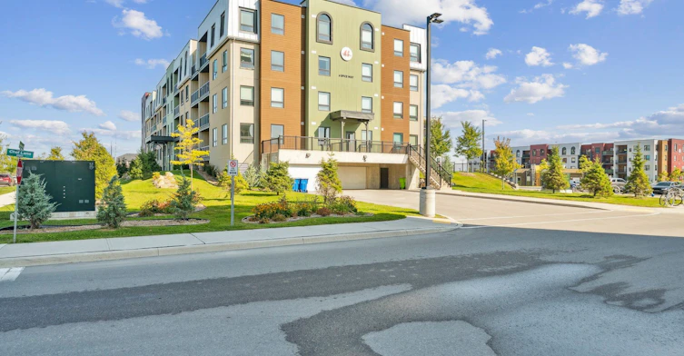 102-6 Spice Way, Barrie, ON, L9J 0J9 - 3