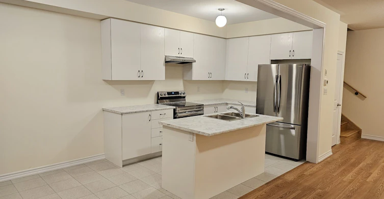 9 Durham Avenue W, Barrie, ON, L9J 0W2 - 3