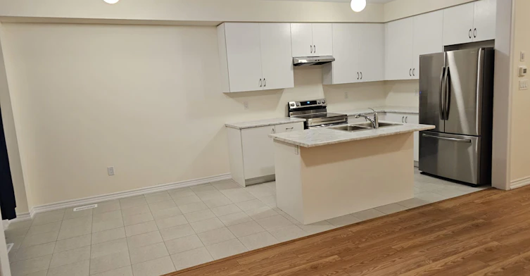 9 Durham Avenue W, Barrie, ON, L9J 0W2 - 2