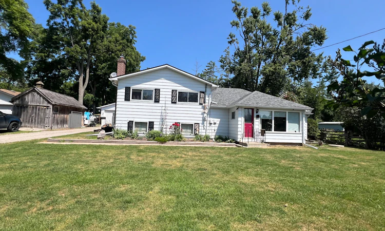 12 Lakeshore Road E