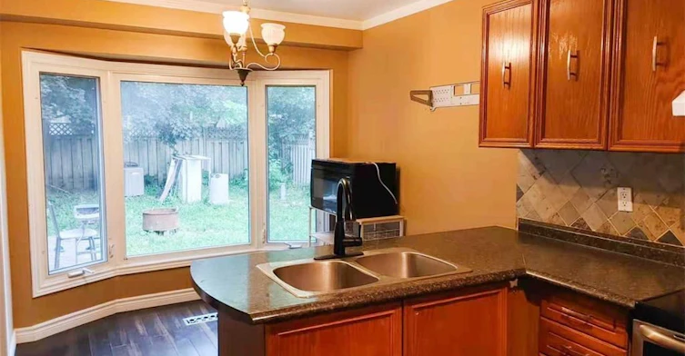 48 Hadden Crescent, Barrie, ON, L4M 6G6 - 5