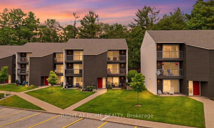 108-1102 Horseshoe Valley Road W