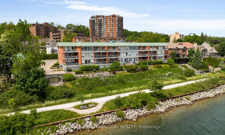 103-21 Kempenfelt Drive