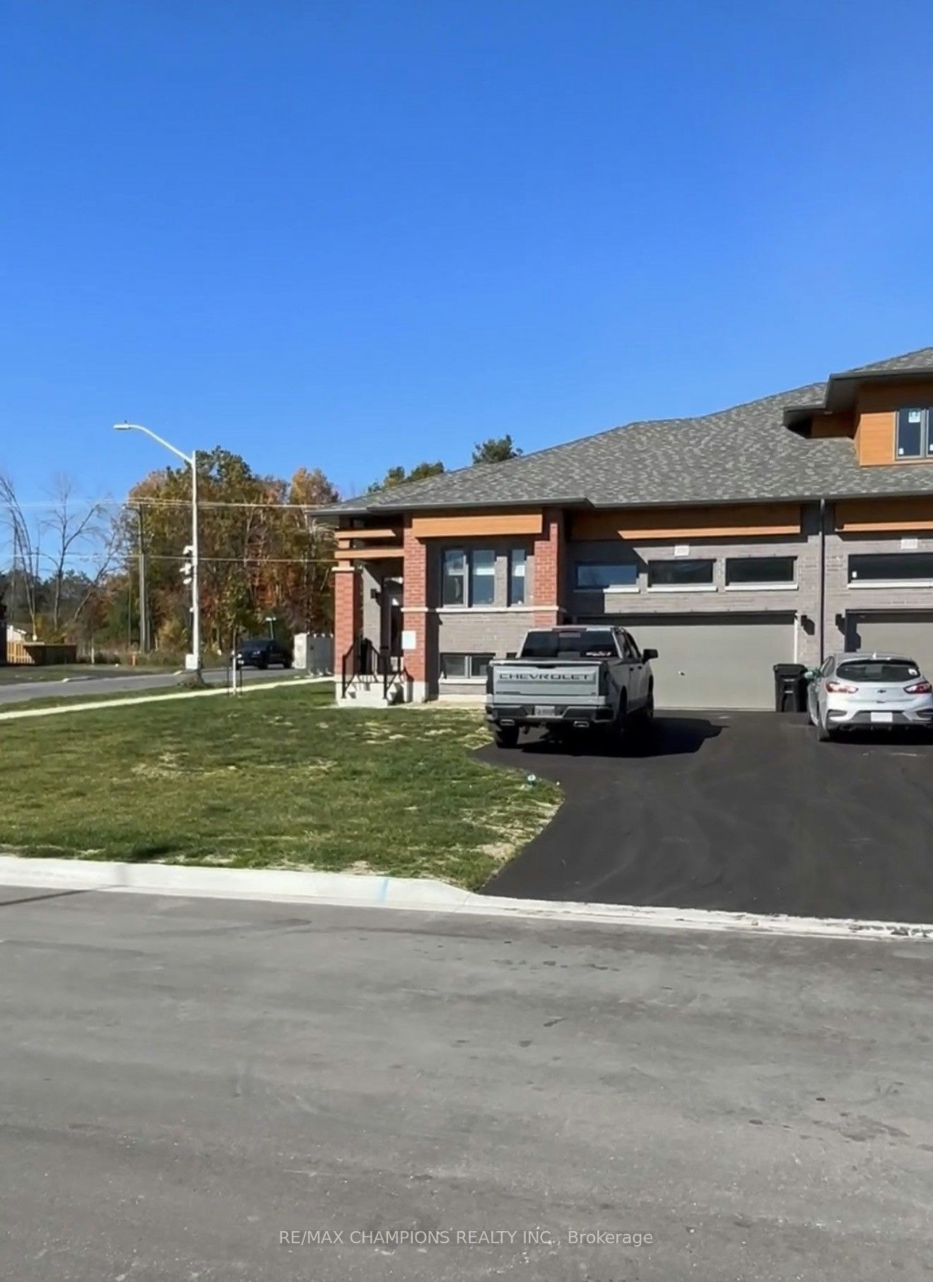 3080 Sandy Acres Avenue, Severn, ON, L3V 8P8