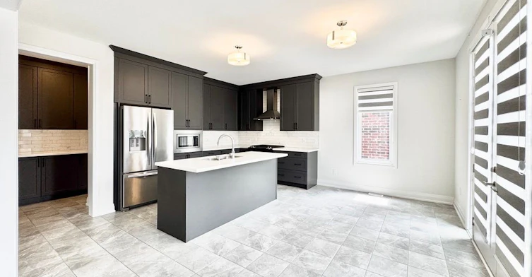 6 Sweet Cicely Street, Springwater, ON, L9X 2E2 - 2