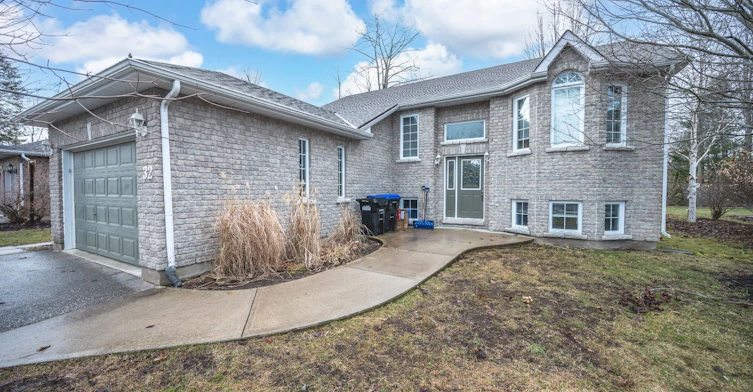 Lower-32 54th Street S, Wasaga Beach, ON, L9Z 1W9