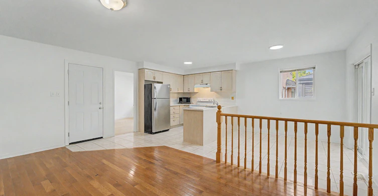 Upper-332 Harvie Road, Barrie, ON, L4N 8H7 - 2