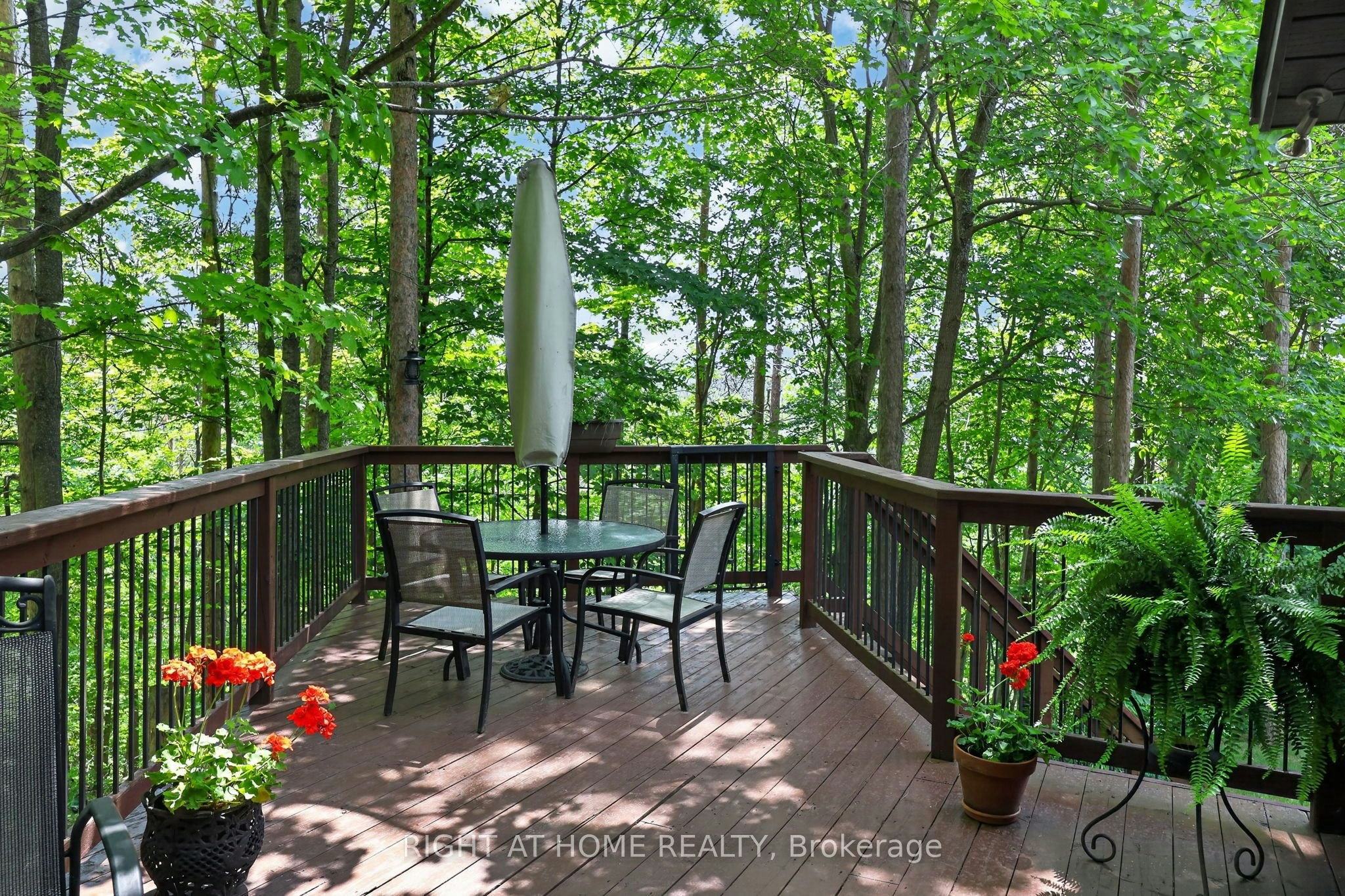 5 Pine Point, Oro-Medonte, ON, L4M 4Y8