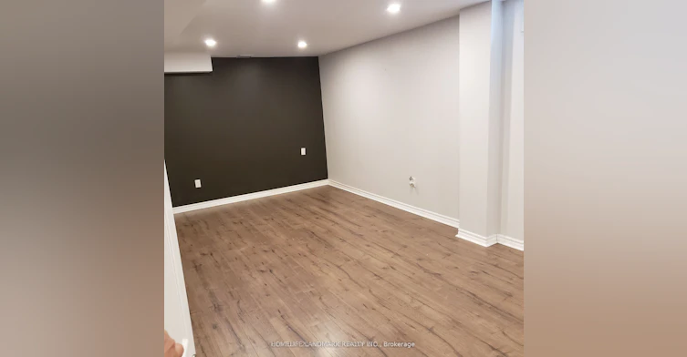 131 Ferndale Drive S, Barrie, ON, L4N 6Y6 - 4