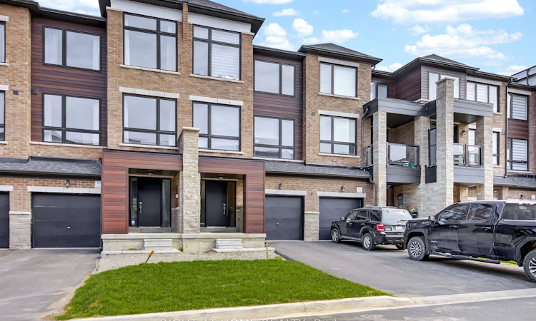 132 Blue Forest Crescent