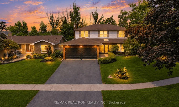 18 Debra Crescent