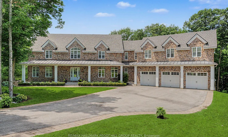 16 Heron Boulevard