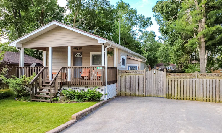 3448 Coronation Avenue