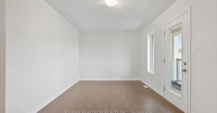 21 Prudhoe Terrace, Barrie, ON, L9S 2Z8 - 19