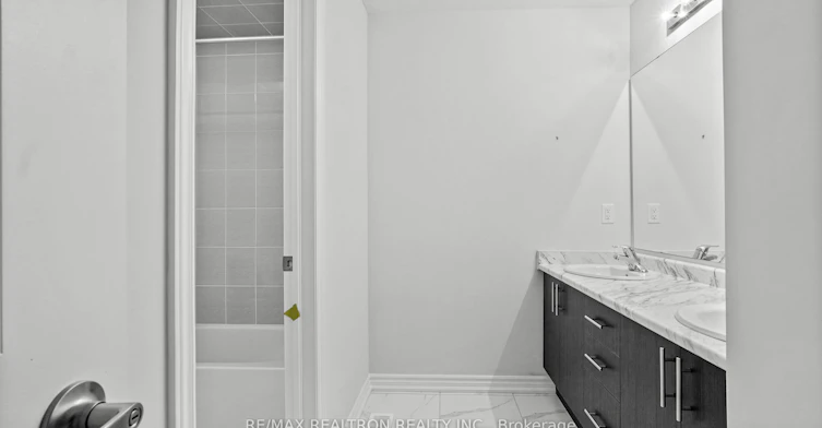 21 Prudhoe Terrace, Barrie, ON, L9S 2Z8 - 30