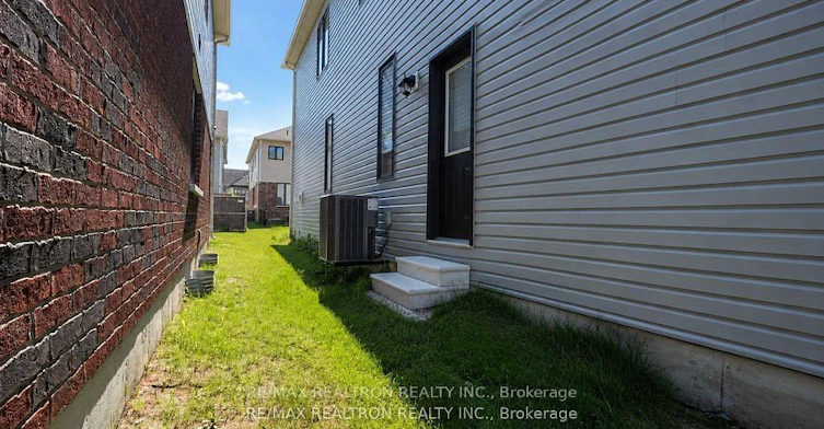 21 Prudhoe Terrace, Barrie, ON, L9S 2Z8 - 33