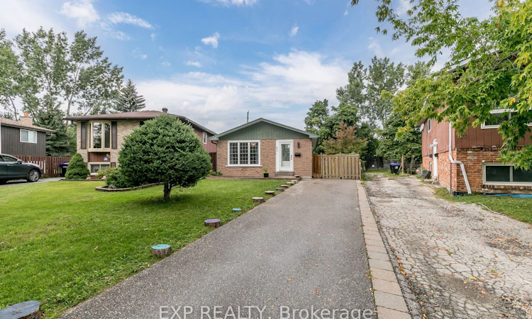 62 Courtice Crescent