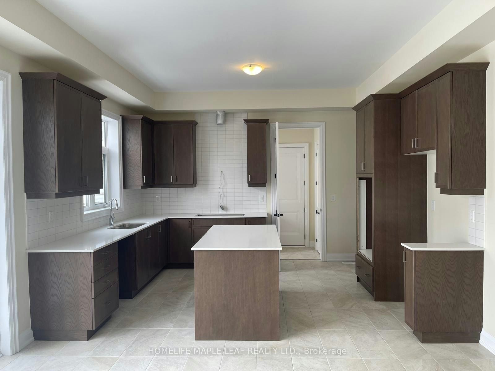 28 Pearsall Place, Oro-Medonte, ON, L0L 2L0 - 3
