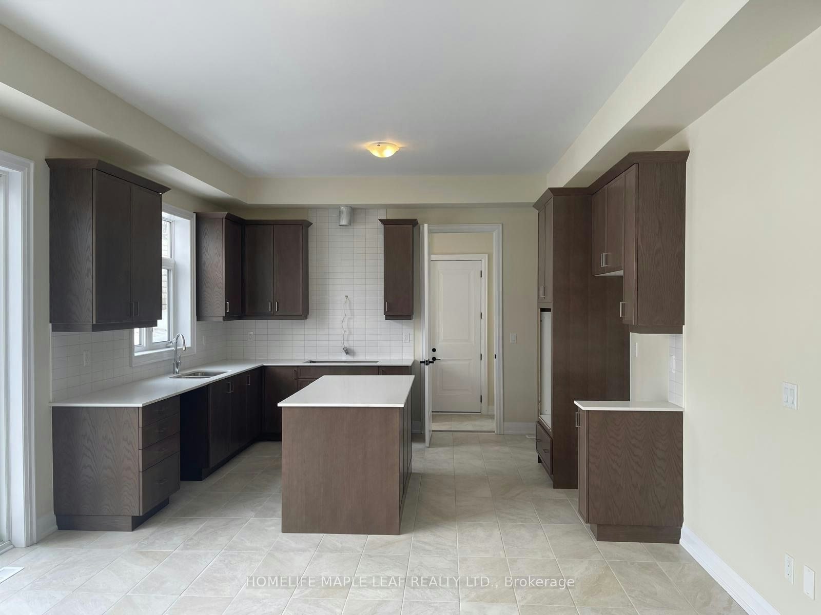28 Pearsall Place, Oro-Medonte, ON, L0L 2L0 - 4