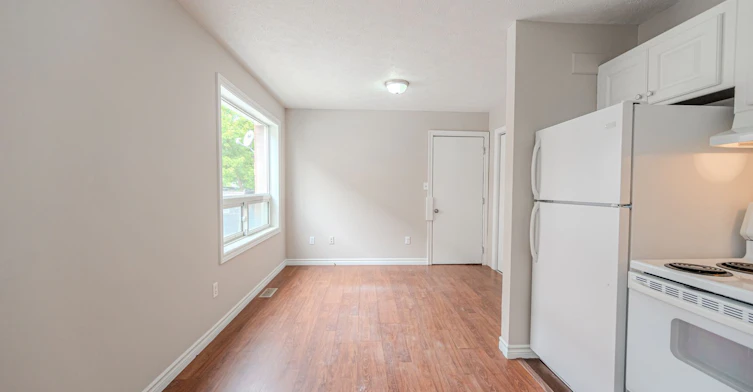 Main-88 Wyandotte Street, Orillia, ON, L3V 5N1 - 4