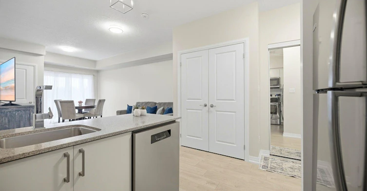 208-295 Cundles Road E, Barrie, ON, L4M 0K8 - 16
