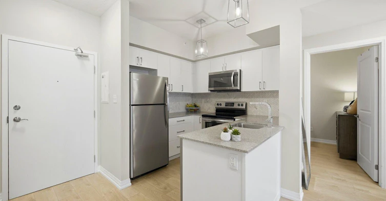 208-295 Cundles Road E, Barrie, ON, L4M 0K8 - 13