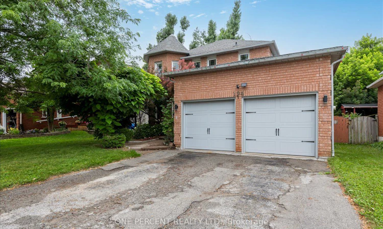 194 Livingstone Street W