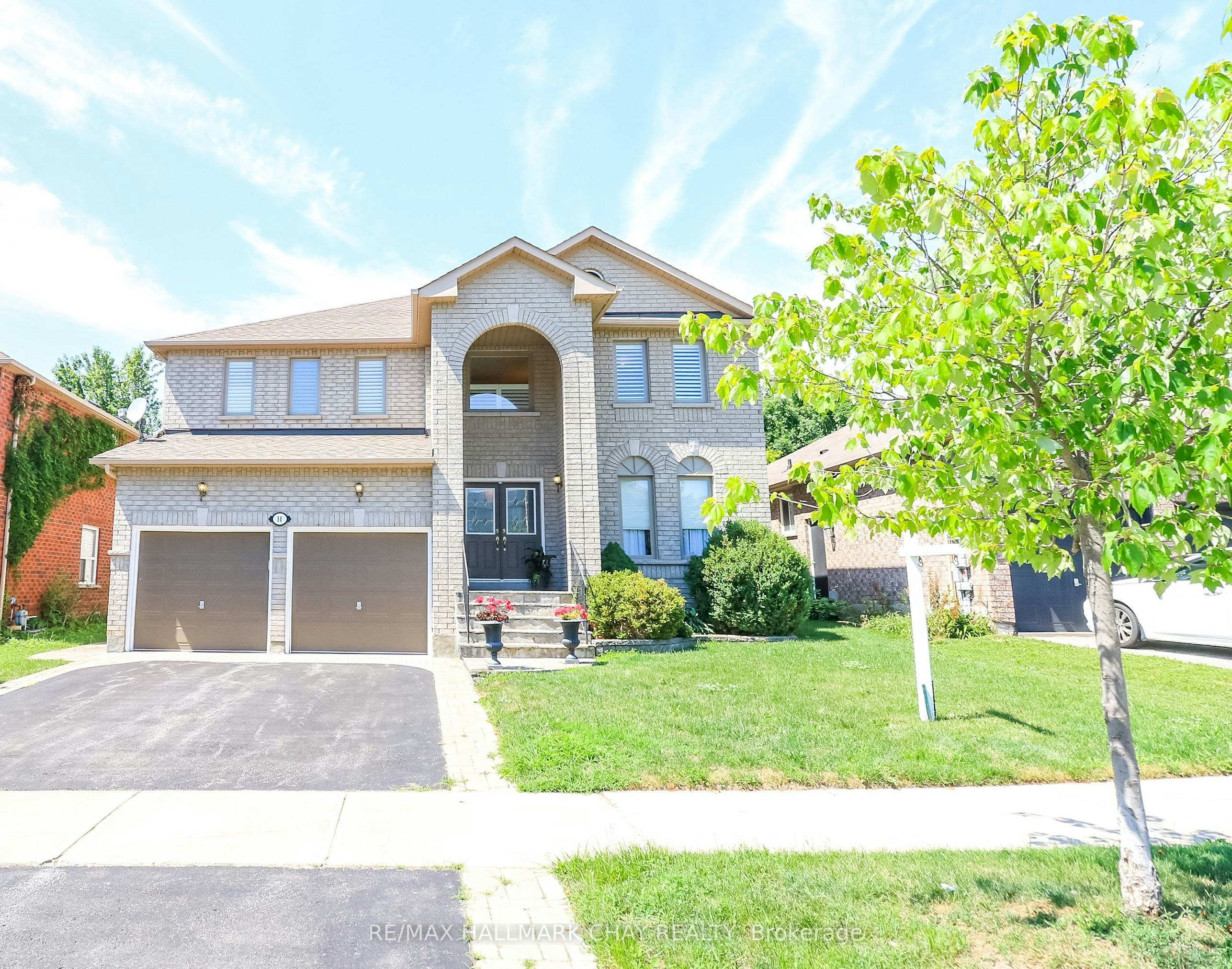 14 Imperial Crown Lane, Barrie, ON, L4N 0T4