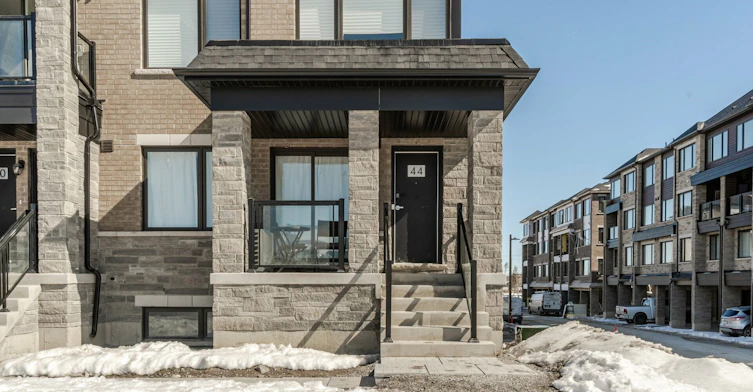 44 Magnolia Lane, Barrie, ON, L9J 0N9