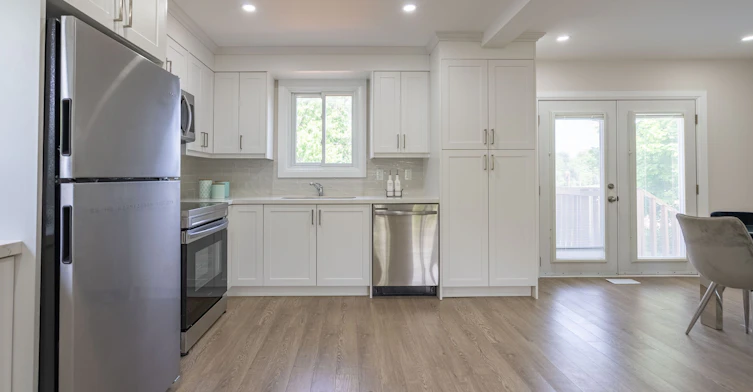 32 Rosenfeld Drive, Barrie, ON, L4M 5X2 - 11