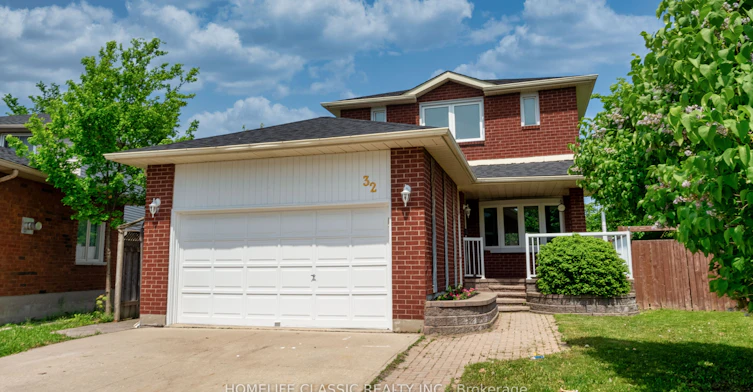 32 Rosenfeld Drive, Barrie, ON, L4M 5X2 - 3