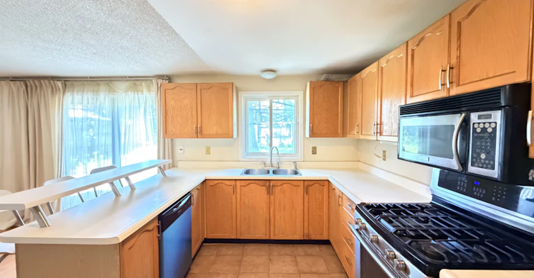 Upper-29 Irwin Drive, Barrie, ON, L4N 7A6 - 4