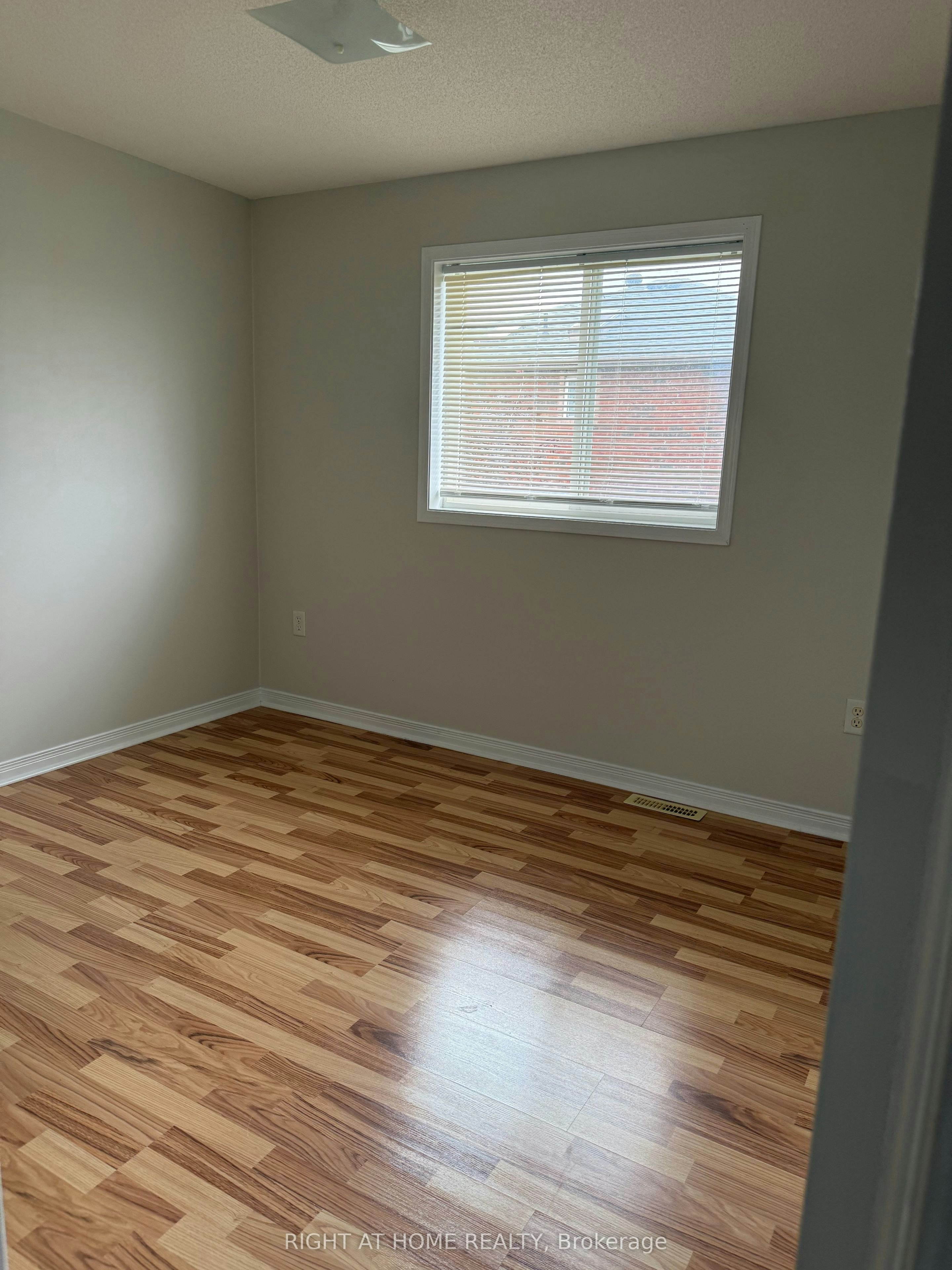 Upper-229 Dunsmore Lane, Barrie, ON, L4M 7A3 - 11