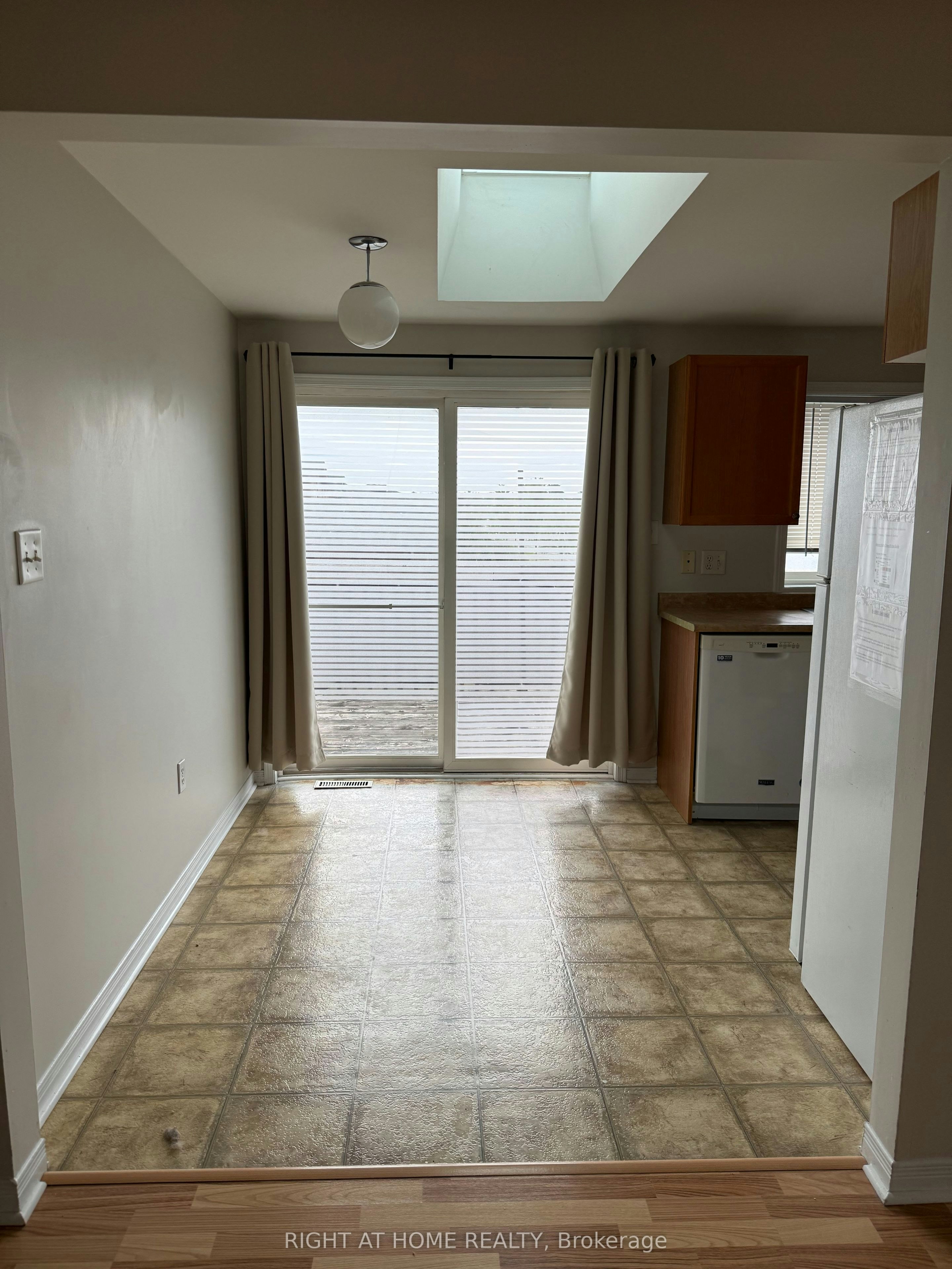 Upper-229 Dunsmore Lane, Barrie, ON, L4M 7A3 - 7