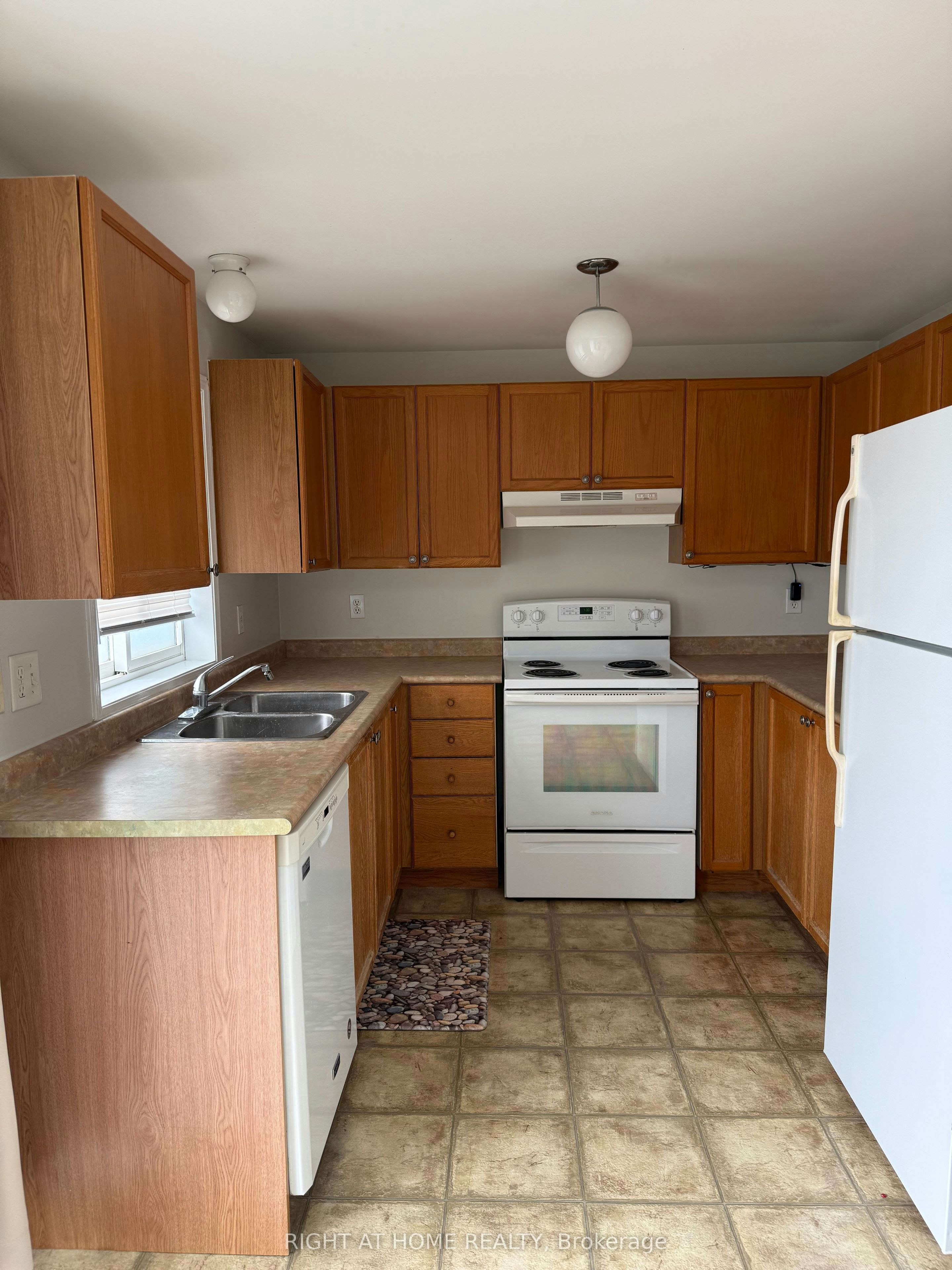 Upper-229 Dunsmore Lane, Barrie, ON, L4M 7A3 - 6