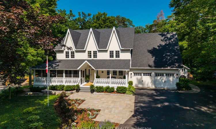 18 Pine Lane