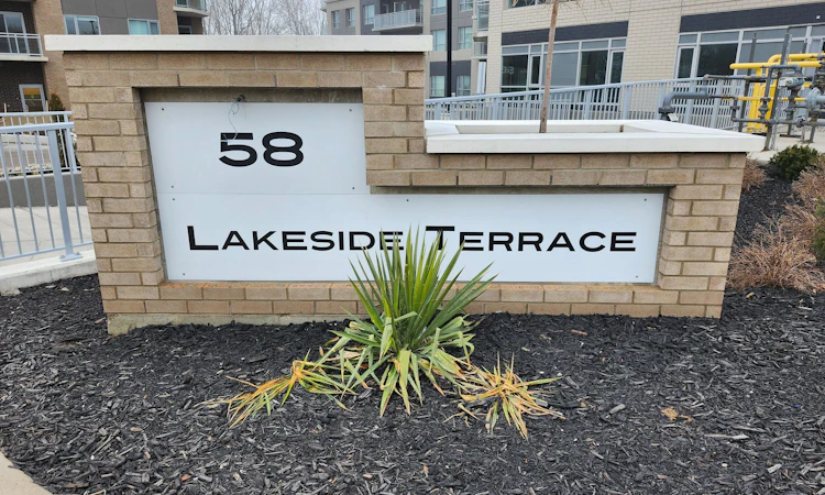 601-58 Lakeside Terrace